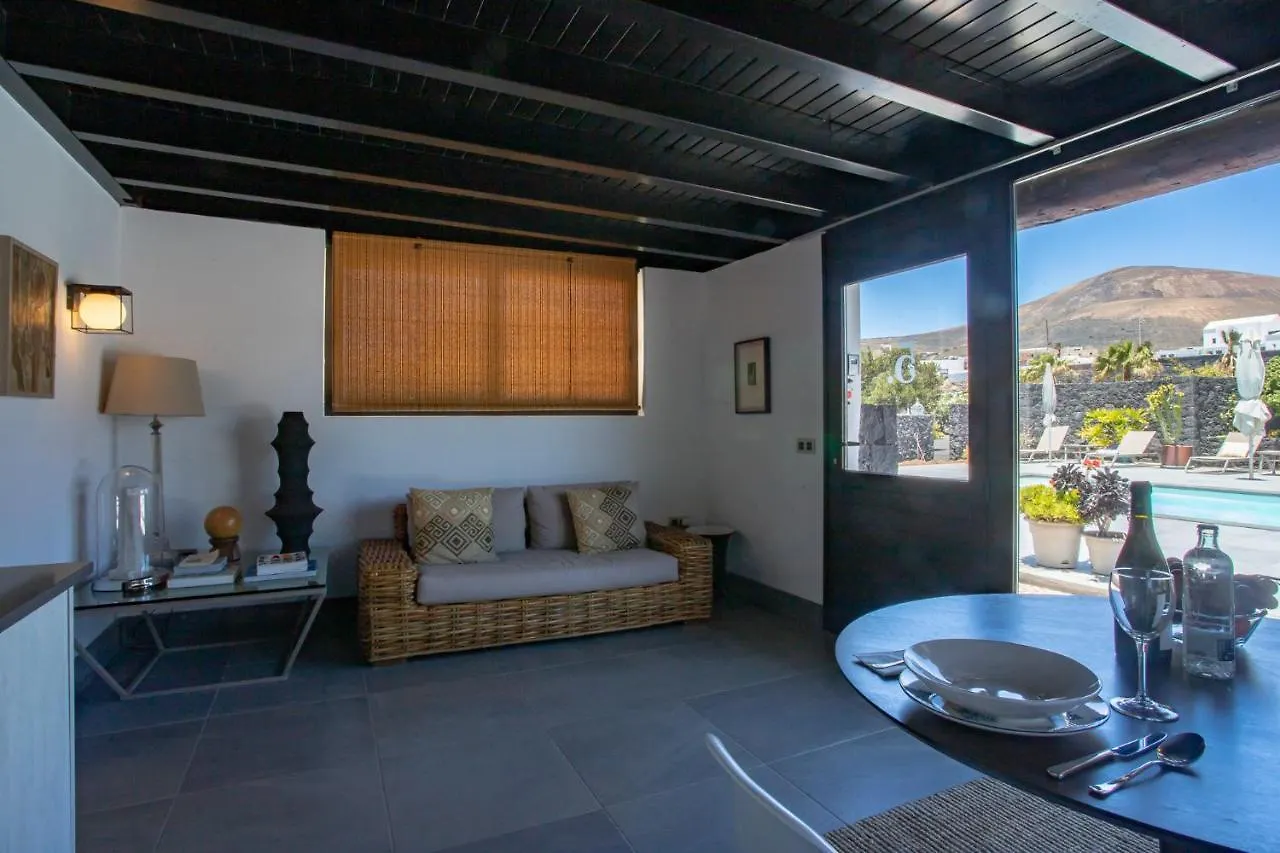 Mácher 5 Suites Lanzarote فندق مبيت وإفطار